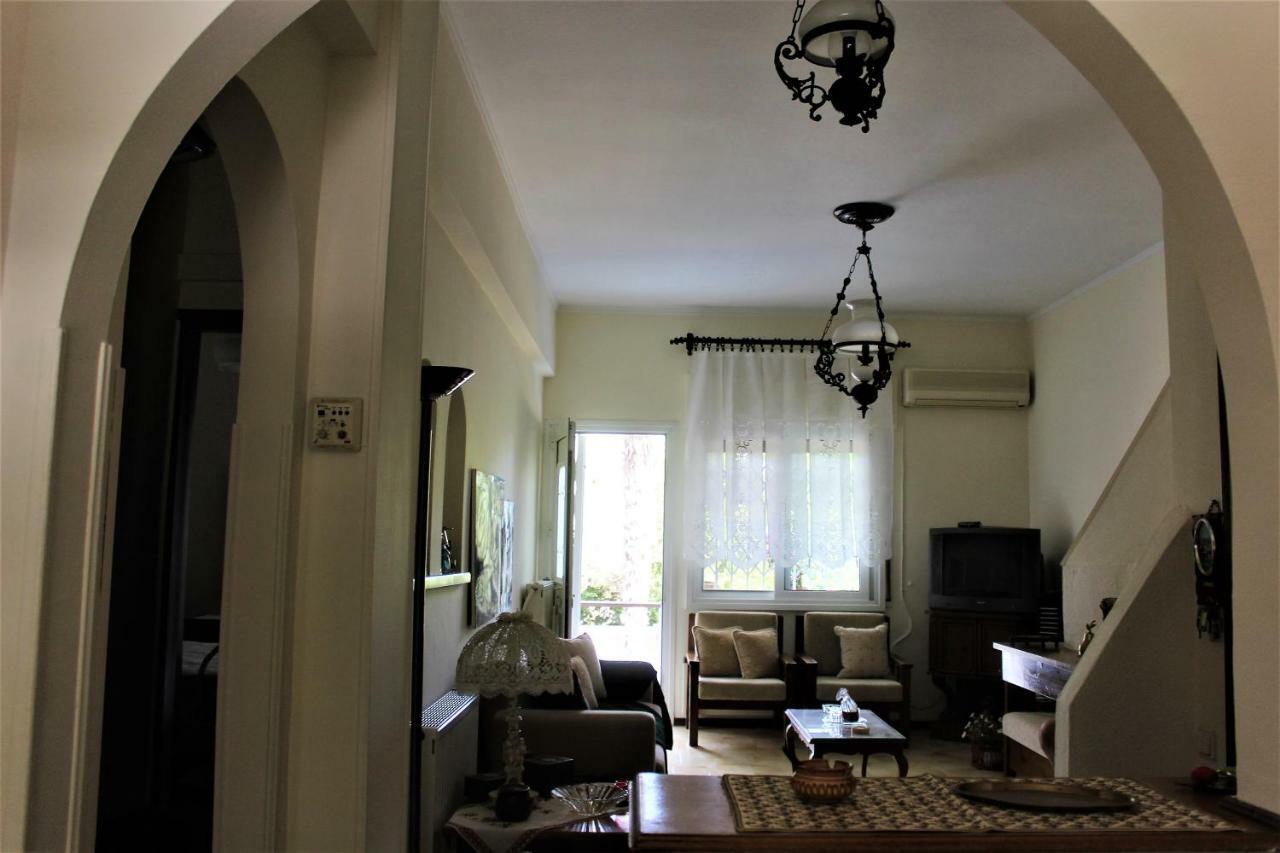 Traditional House Peraia  Екстер'єр фото